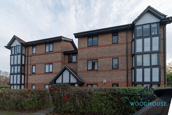 1 Bedroom Flat To Rent In Dalrymple Close, Southgate, N14