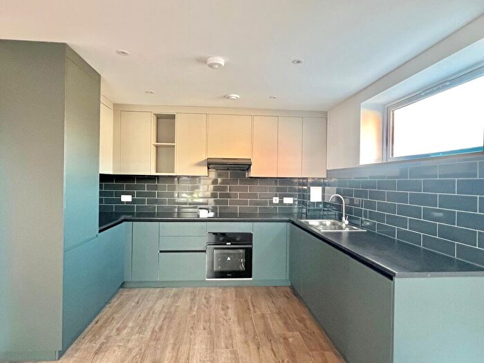 3 Bedroom Flat To Rent In Southampton Street, RG1