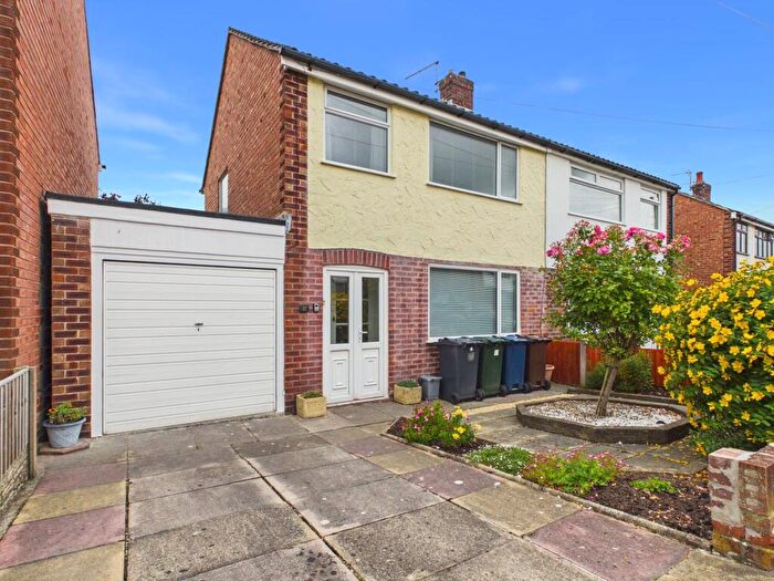 3 Bedroom Semi-Detached House For Sale In Douglas Drive, Ormskirk, L39