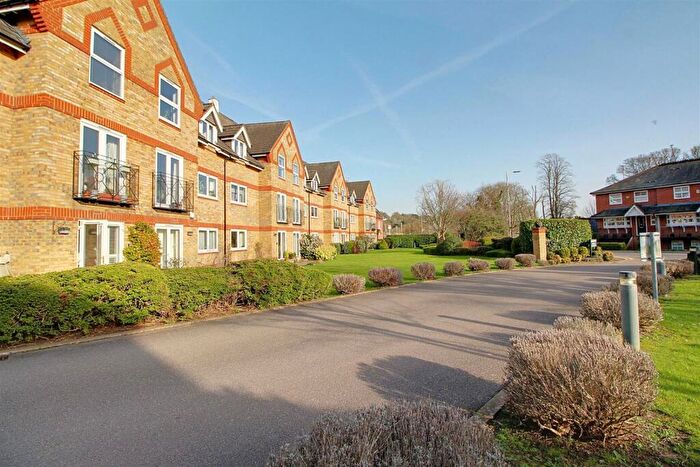 2 Bedroom Apartment To Rent In Greenes Court, Berkhamsted, HP4