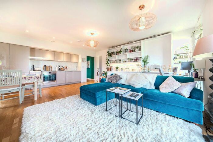 3 Bedroom Flat To Rent In Falcondale Court, Lakeside Drive, Park Royal, London, NW10