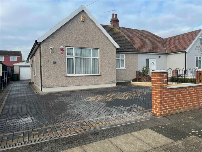 2 Bedroom Bungalow To Rent In Harold Avenue, Belvedere, DA17
