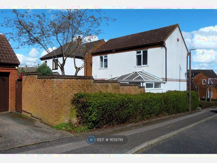 3 Bedroom Detached House To Rent In Chatsworth, Great Holm, Milton Keynes, MK8