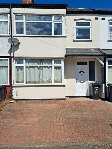 3 Bedroom Property To Rent In Staines Road, Ilford, IG1