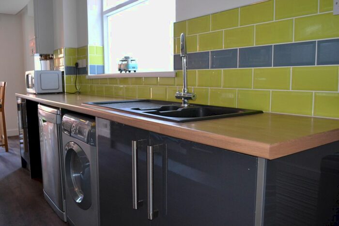 5 Bedroom Terraced House To Rent In Newland Avenue, Hull HU5