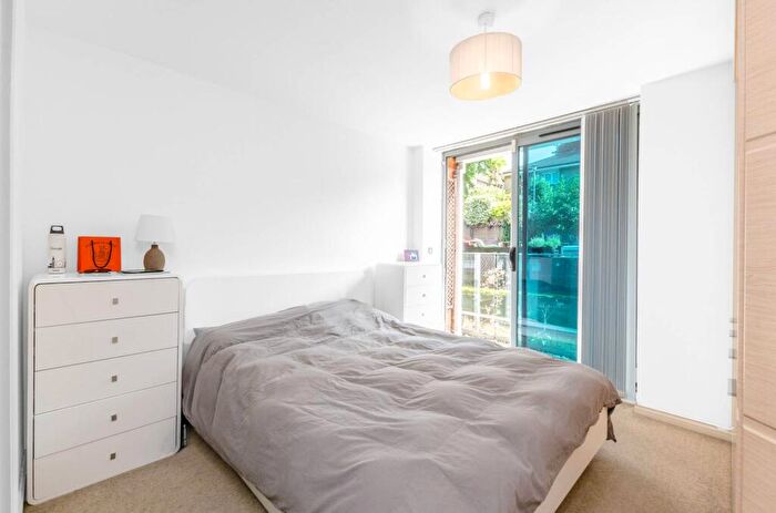 2 Bedroom Flat To Rent In St Pancras Way, Camden, London, NW1