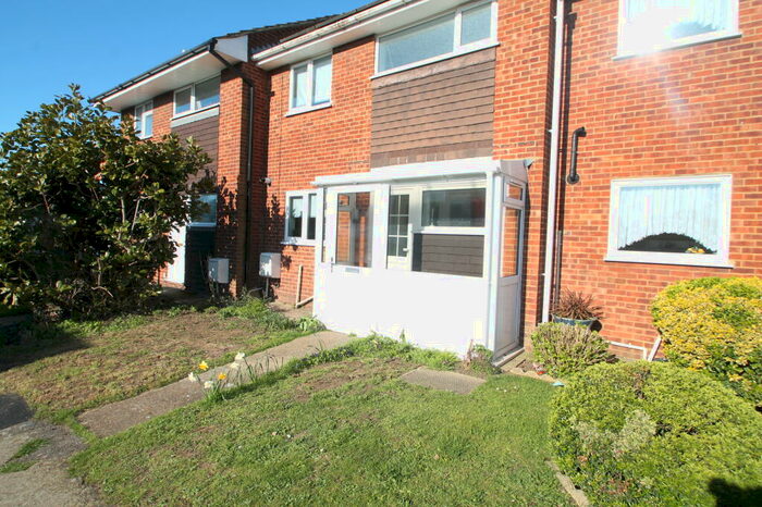 3 Bedroom Semi-Detached House To Rent In Woodview Road, Swanley, BR8