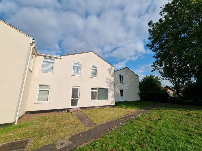 6 Bedroom End Of Terrace House To Rent In Amroth Mews, Sydenham, CV31