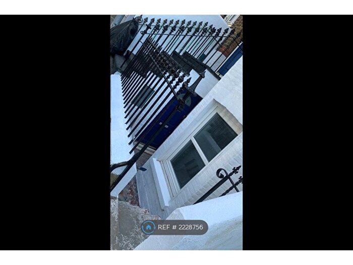 1 Bedroom Flat To Rent In Thanet Road, Ramsgate, CT11