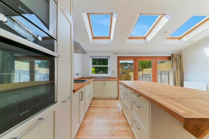 4 Bedroom Property To Rent In Faraday Road, London, SW19