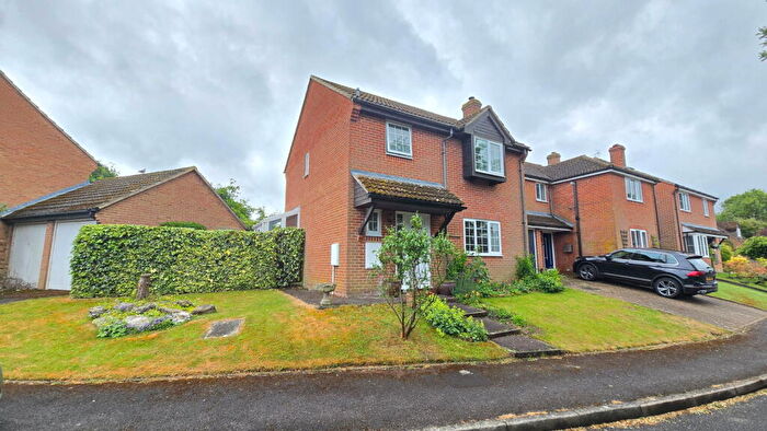 3 Bedroom Detached House For Sale In Queens Road, Kingsclere, Newbury, RG20