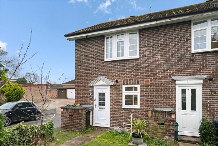 2 Bedroom End Terrace House For Sale In Cricketers Close, Chessington, KT9
