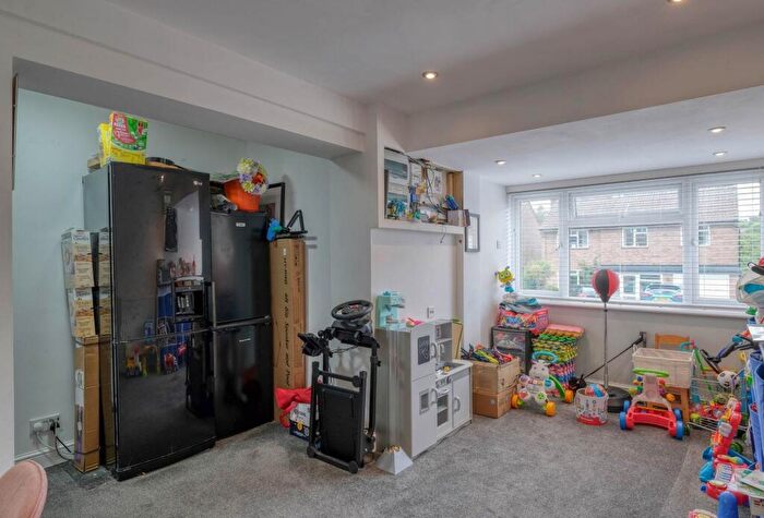4 Bedroom Detached House For Sale In Burns Close, Redditch, B97