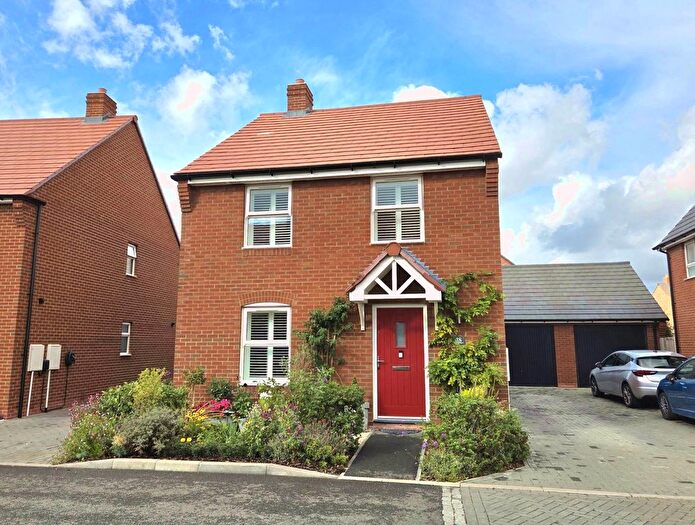 4 Bedroom Detached House For Sale In Orchard Green, Kingsbrook, HP22