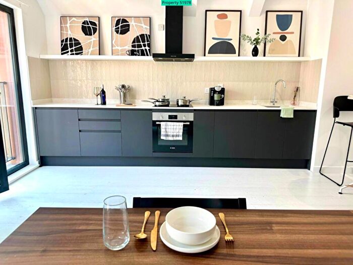 Studio To Rent In Node, Limehouse, E14