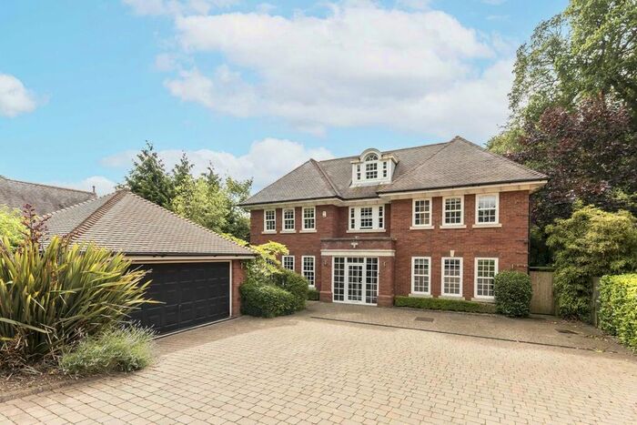 6 Bedroom Detached House To Rent In Calderwood Place, Barnet, EN4