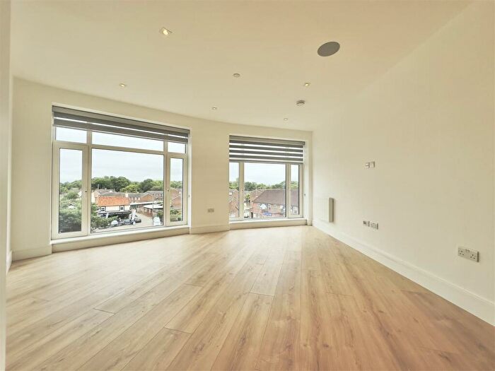 1 Bedroom Apartment To Rent In Pycroft Road, Chertsey, KT16