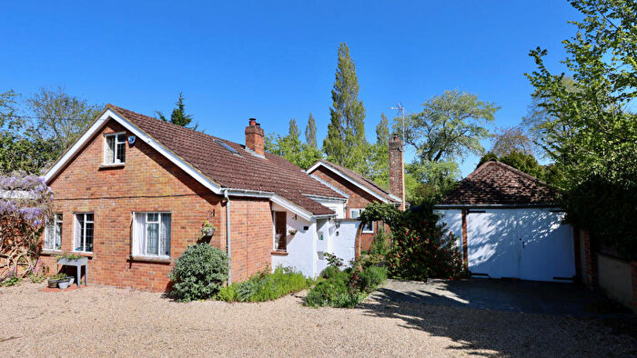 5 Bedroom Detached House For Sale In Oving Road, Whitchurch, Aylesbury, HP22
