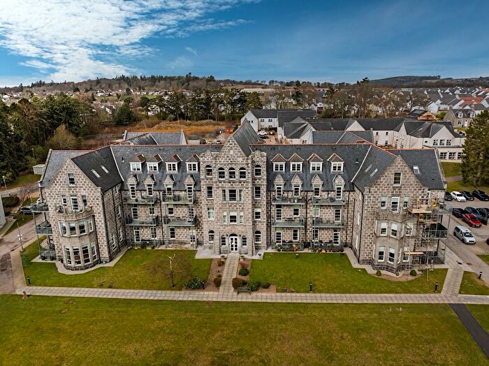 2 Bedroom Flat For Sale In Binghill Grove, Aberdeen, AB13