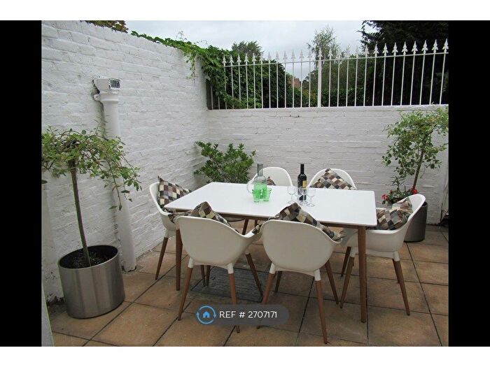 2 Bedroom Flat To Rent In Lollard Street, London, SE11