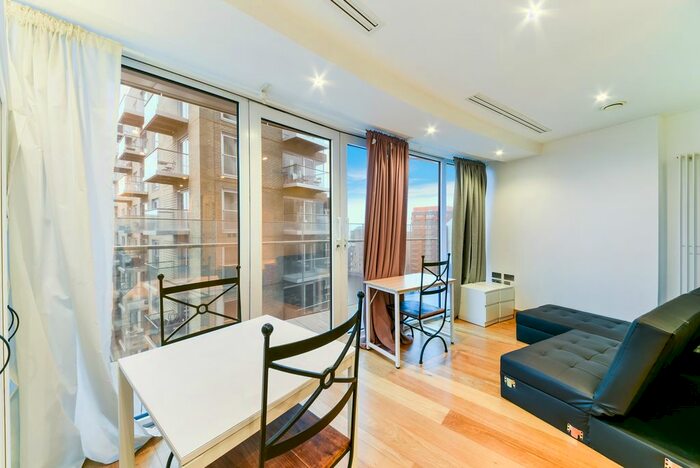 Studio To Rent In Arena Tower, Crossharbour Plaza, Canary Wharf, E14