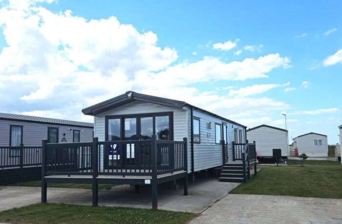 2 Bedroom Caravan For Sale In Hornsea, Hornsea, HU18