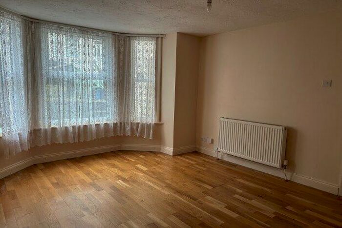 1 Bedroom Flat To Rent In Templar Street, Dover, CT17