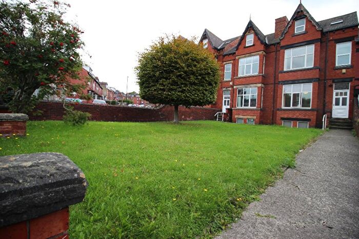 8 Bedroom Terraced House To Rent In Brudenell Road, Leeds, West Yorkshire, LS6