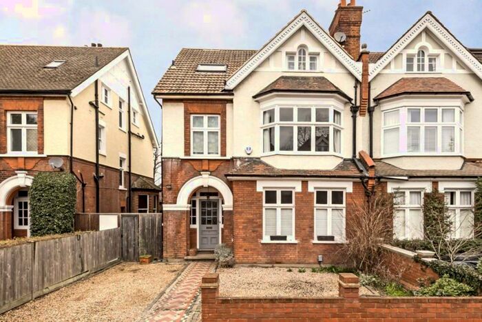 5 Bedroom Semi-Detached House To Rent In Effingham Road, Surbiton, KT6