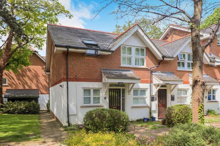 2 Bedroom Flat To Rent In Milton Road, Harpenden, AL5