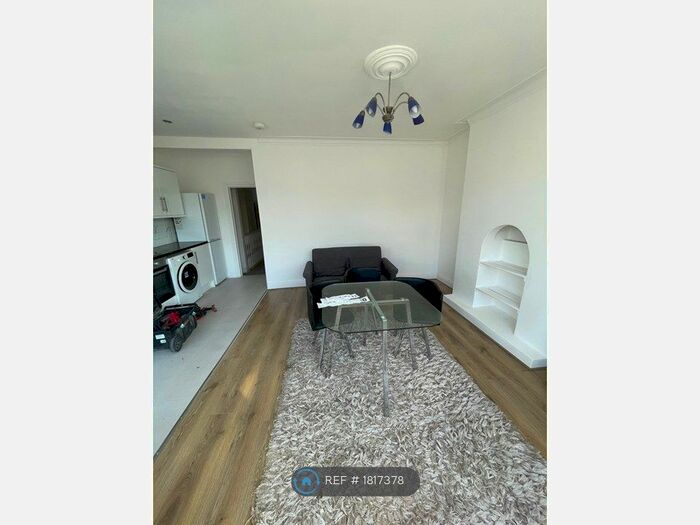 2 Bedroom Flat To Rent In Bedford Road, Harrow, HA1