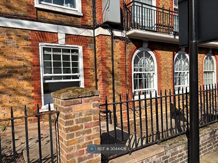 Studio To Rent In Brady Street, London, E1
