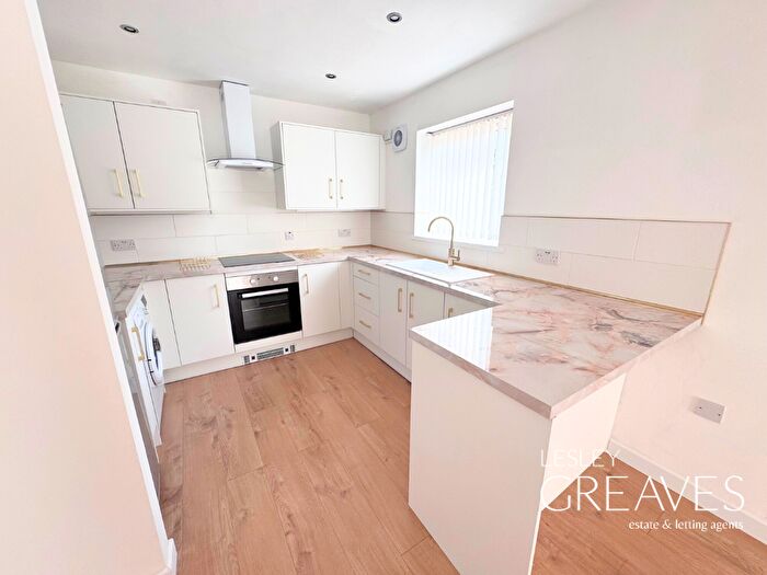 2 Bedroom Flat To Rent In Cambridge Court, West Bridgford, Nottingham, NG2