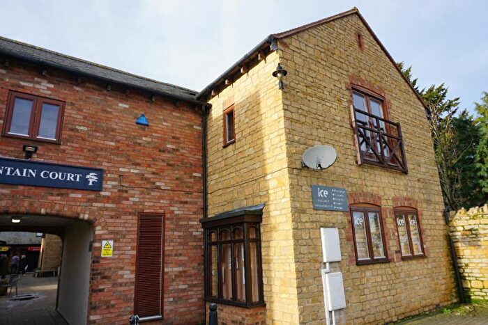 2 Bedroom Apartment To Rent In Fountain Court, Olney, MK46