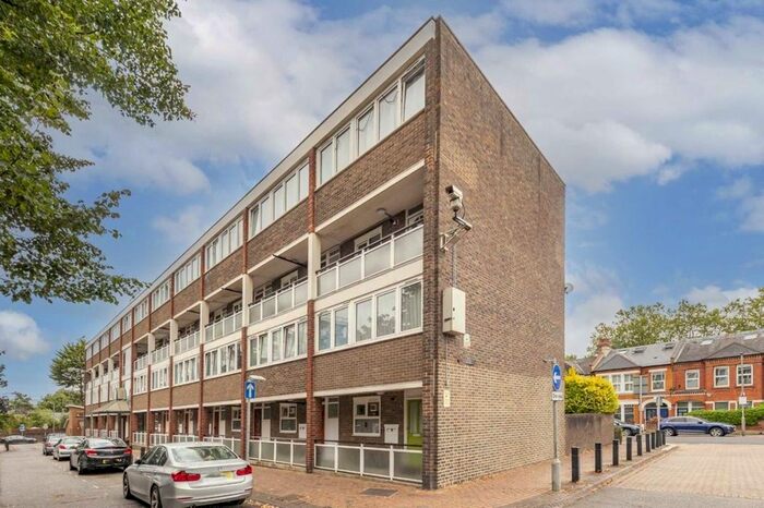 7 Bedroom Flat To Rent In Barringer Square, London, SW17