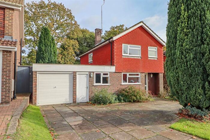 5 Bedroom Detached House For Sale In Heron Way, Horsham, RH13