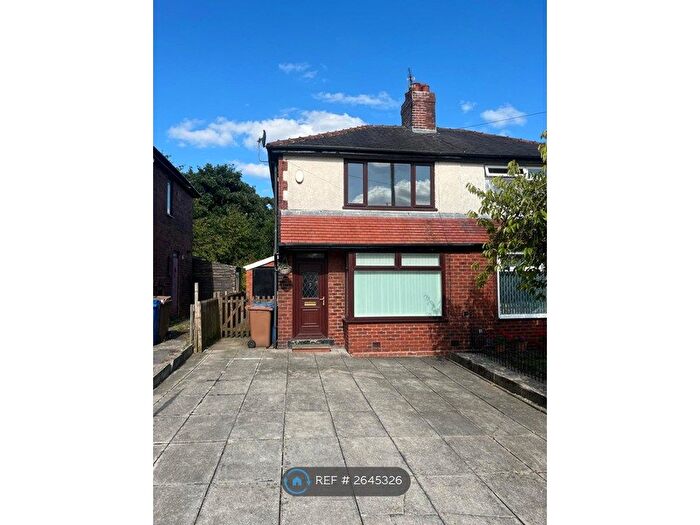 2 Bedroom Semi-Detached House To Rent In Smithybridge Road, Littleborough, OL15