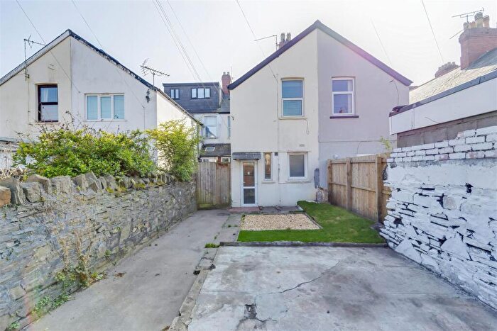 2 Bedroom Flat To Rent In Maldwyn Street, Cardiff, CF11