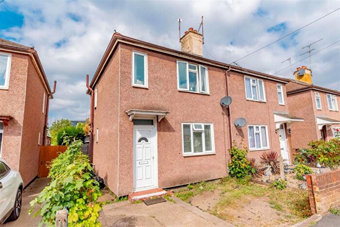 2 Bedroom Semi Detached House To Rent In Victoria Avenue, Camberley, GU15