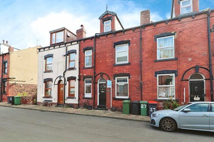2 Bedroom House To Rent In Whingate Grove, Armley, Leeds, LS12