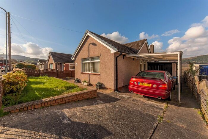 3 Bedroom Semi-Detached Bungalow For Sale In Basildene Close, Gilwern, Abergavenny, NP7