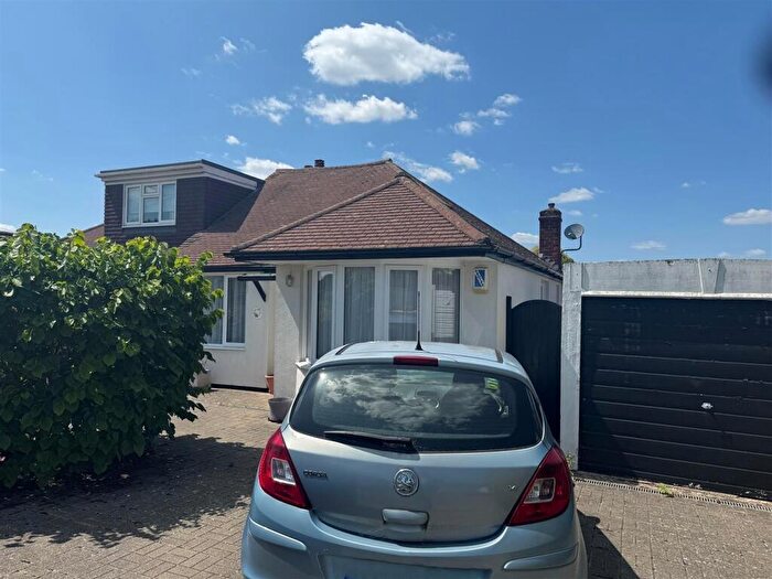 3 Bedroom Semi-Detached Bungalow For Sale In Prescott Avenue, Petts Wood, Orpington, BR5