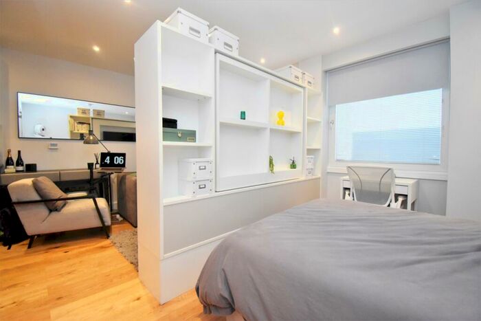 Flat To Rent In Molesworth Street Lewisham, SE13