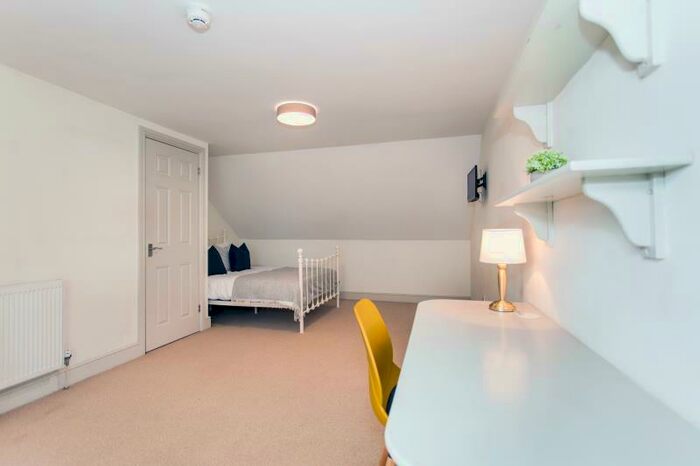 6 Bedroom Terraced House To Rent In Moy Road, Cardiff, CF24
