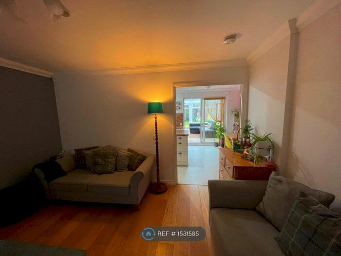 3 Bedroom Detached House To Rent In Wallinger Drive, Shenley Brook End, Milton Keynes, MK5