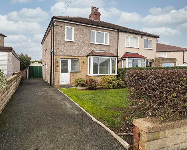 3 Bedroom Semi-Detached House For Sale In Burniston Drive, Oakes, Huddersfield, HD3