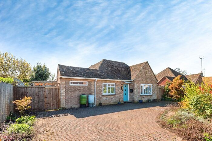 3 Bedroom Detached Bungalow For Sale In Colton Road, Shrivenham, Swindon, SN6