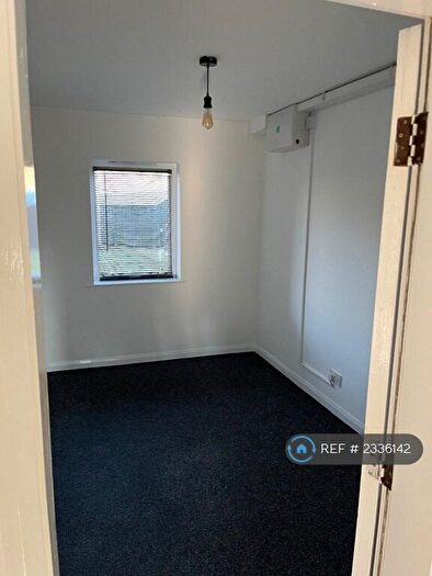 2 Bedroom Flat To Rent In Queens House, Hull, HU5