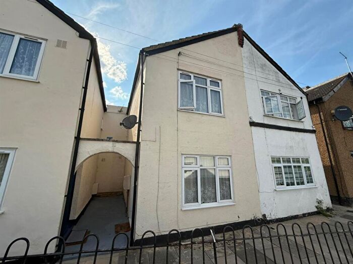 2 Bedroom Semi-Detached House To Rent In Bradley Road, Enfield, EN3