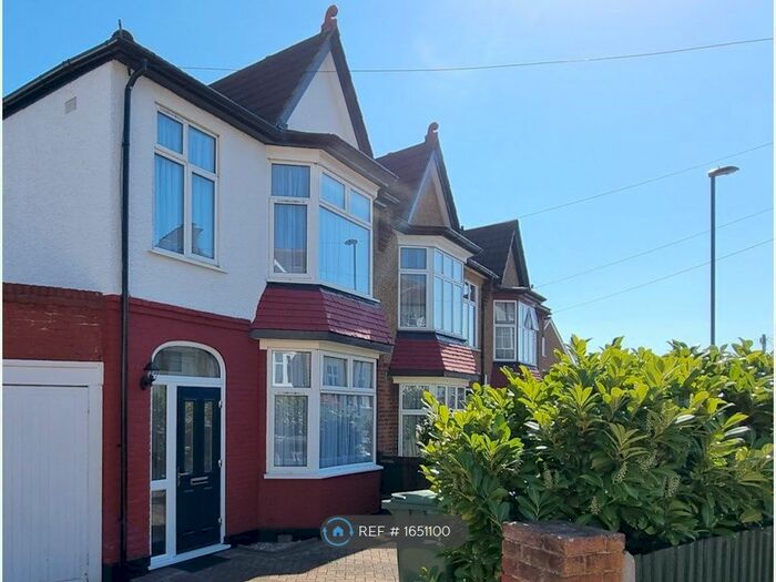 3 Bedroom Semi-Detached House To Rent In Montacute Road, London, SE6